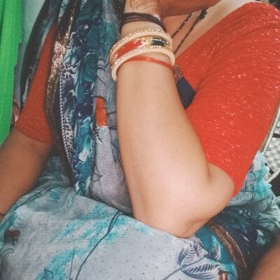 Lusty--Bhabhi