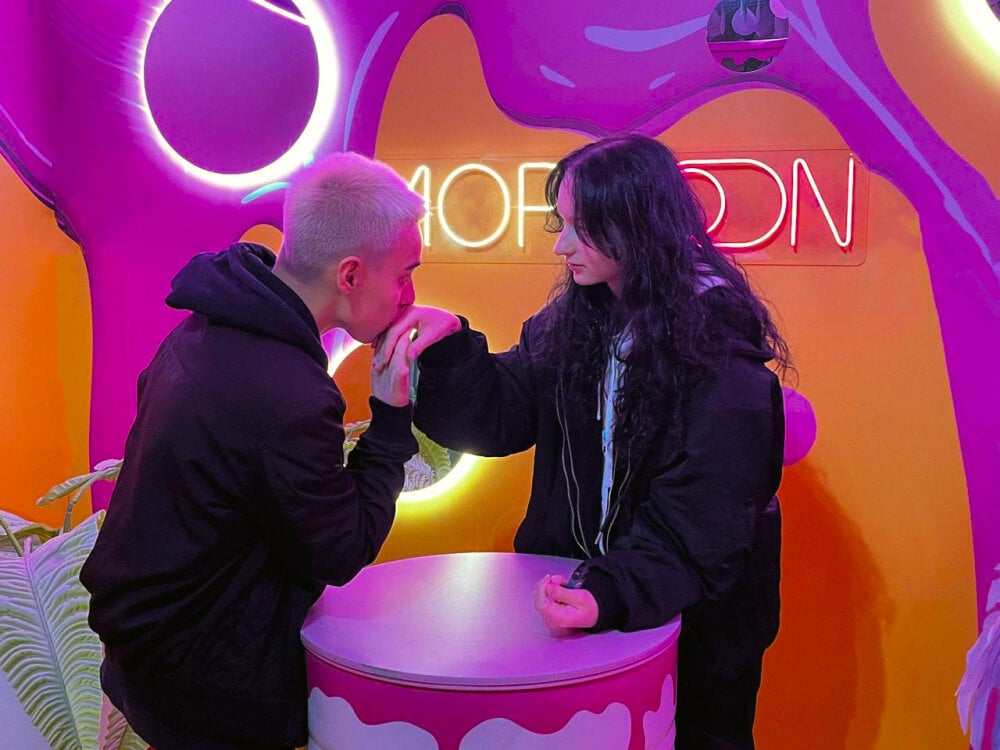 Escaped_Brides Live XXX-Chat