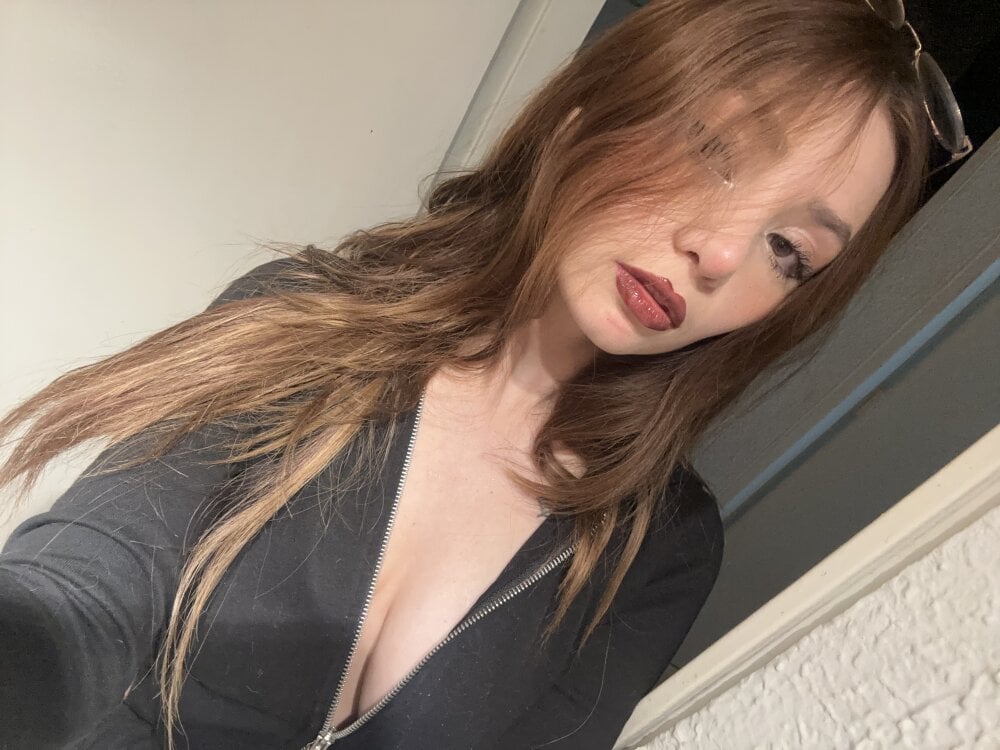 ari_kat's Offline XXX Chat