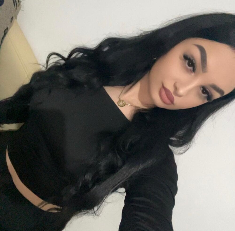 myliveeroticcams.com peanaughty livesex profile in swiss-damn-its-expensive-for-me cams