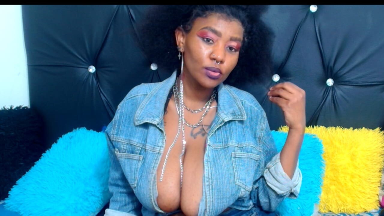 QueenYeeemaya