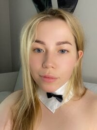 Embersweetbunny's Live Webcam Show