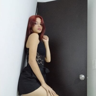 little_butterfly12 from stripchat