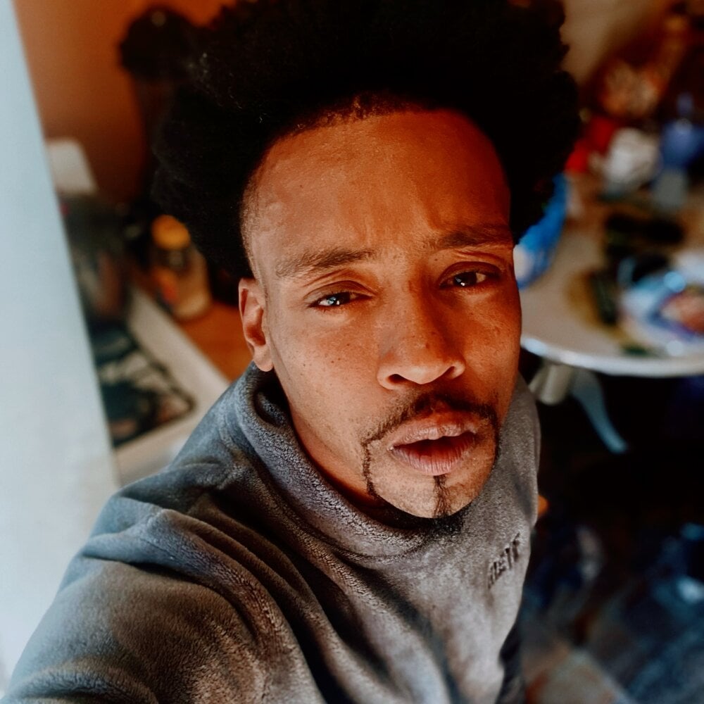 livesex.fan mloreh100 livesex profile in land-of-vodka-and-big-bears3 cams