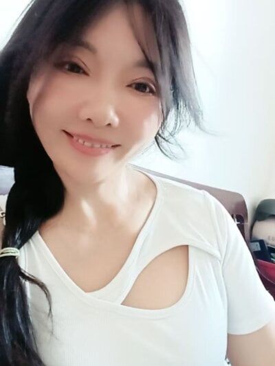 xiiuuff18 on StripChat