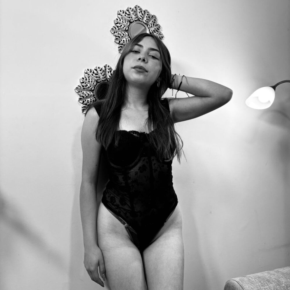 rudecam.live isabela_clk livesex profile in whispering-woods-of-europe cams