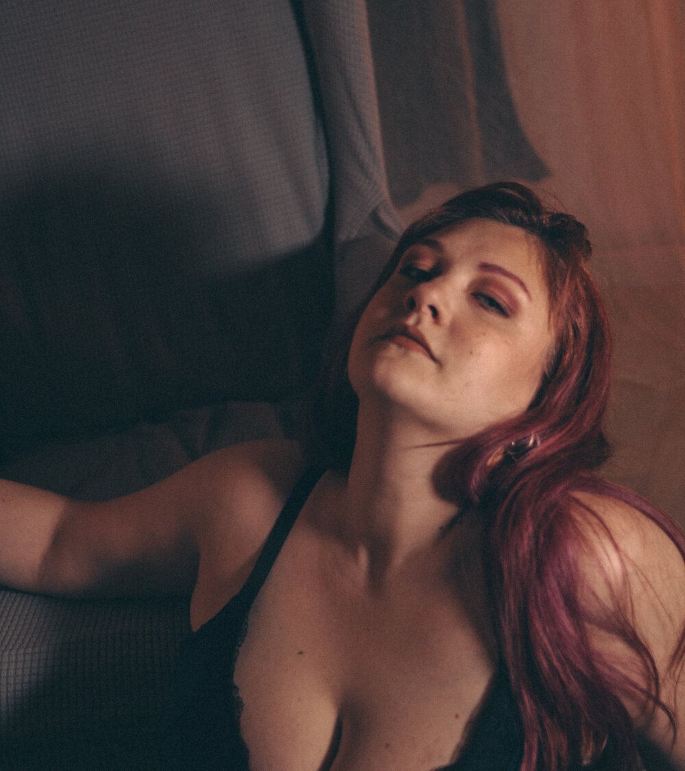 watchgirlcam.com stellasunfield livesex profile in curvy cams