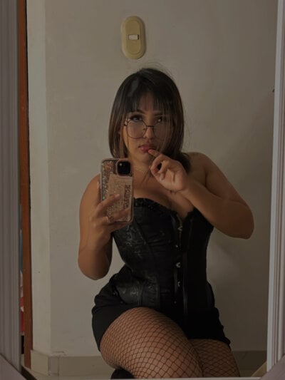 AryuwU_ Female Facial Live Webcam Porn