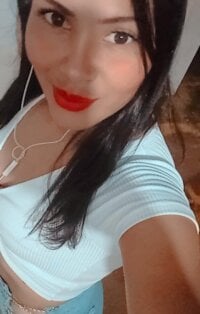 Laura_Austin Offline XXX-Chat