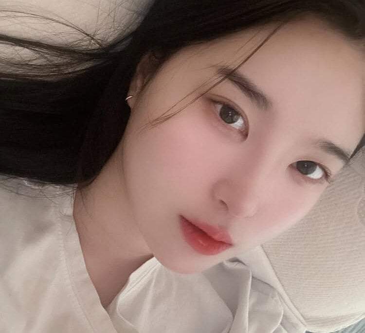 stripchat ssun0612 webcam profile pic via cam-performer.com