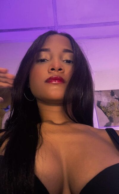 chloe06_madinson from stripchat