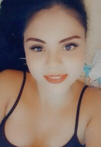 chela26x's Offline Chat Room