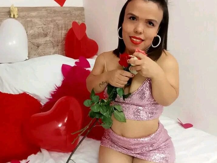 sexcam-girls.com danycute_ livesex profile in the-matriarchs-realm cams