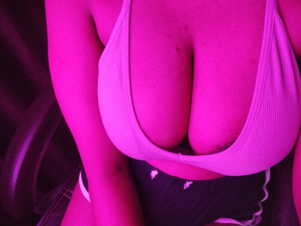 stripchat mishba_07 webcam profile pic via sleekcams.com