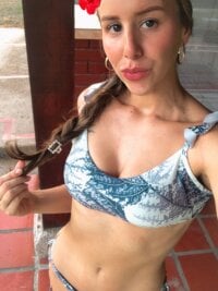 Britney_Delko's Offline Chat Room