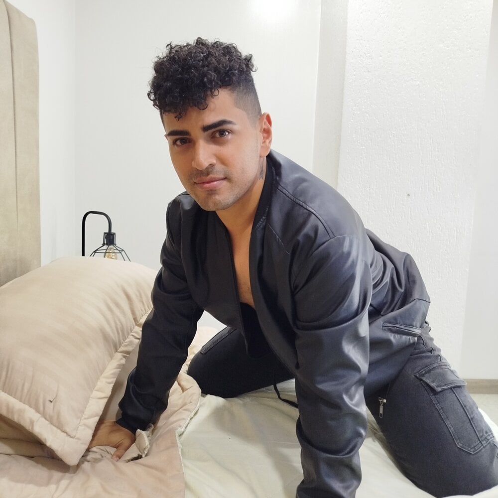 eros_kai from stripchat