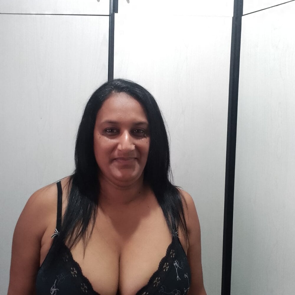 indiansexyboobs18