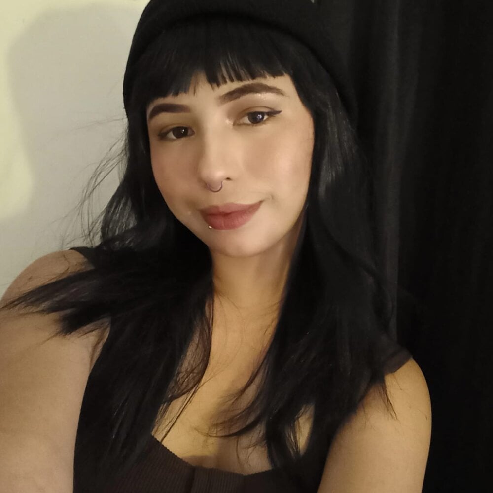 stripchat hollysquirtx webcam profile pic via newporncams.com