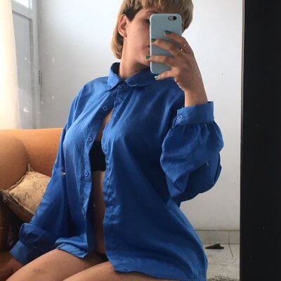 CoralGreenn Female Newteens Online Webcam Strip