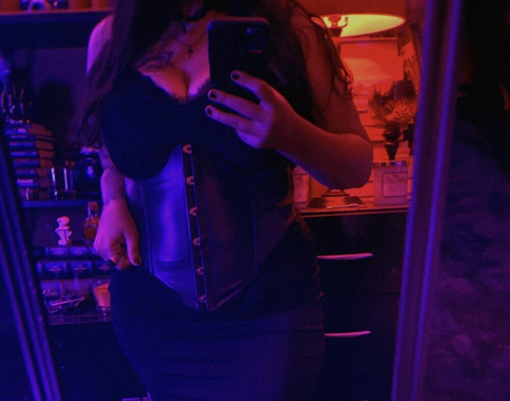 elizabethrosee from stripchat