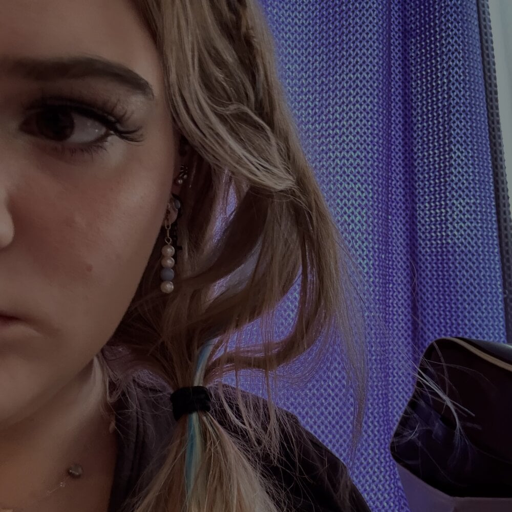 Emmy_Fleur profile