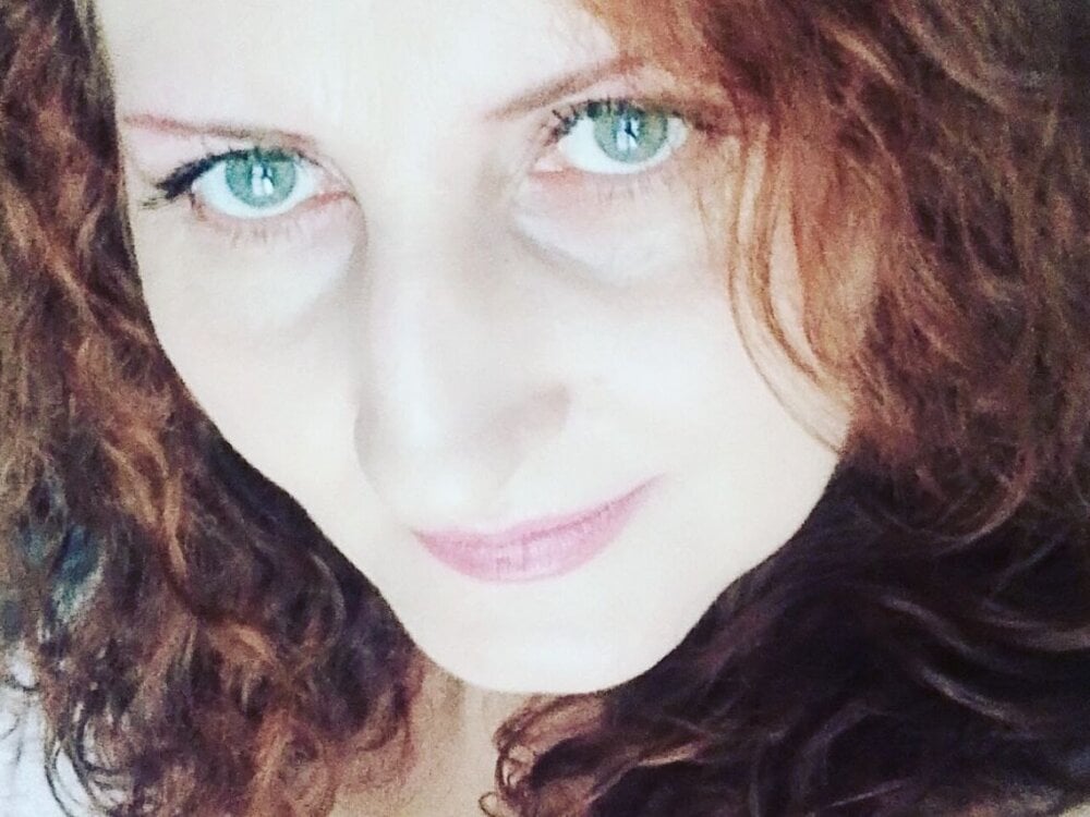 badgirlwebcam.com sindy_ortega livesex profile in red-hair cams