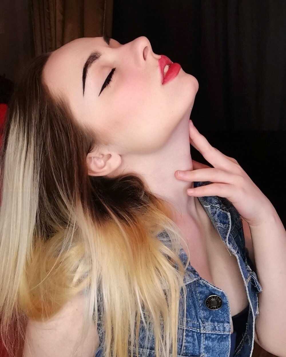 Noirael's Offline XXX Chat