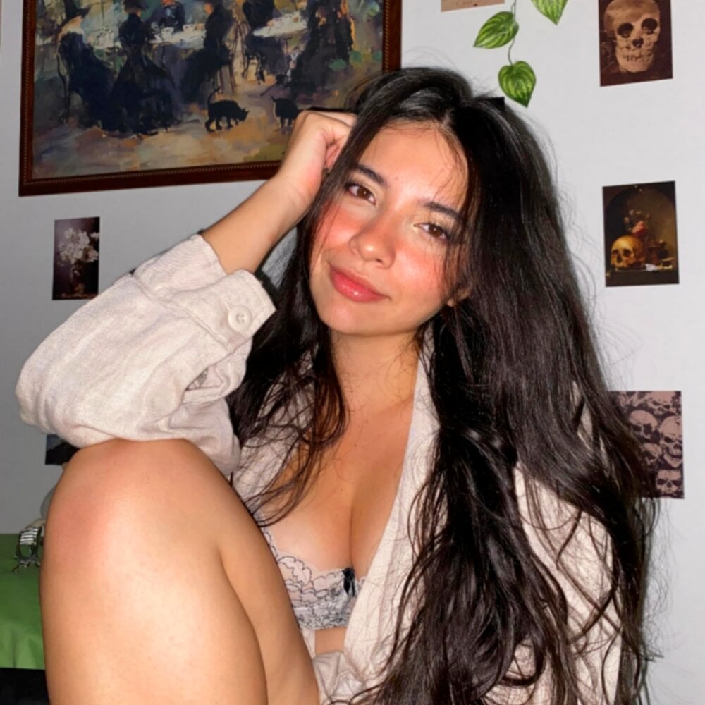 Live sex webcam photo for Sky_Angels #290803712