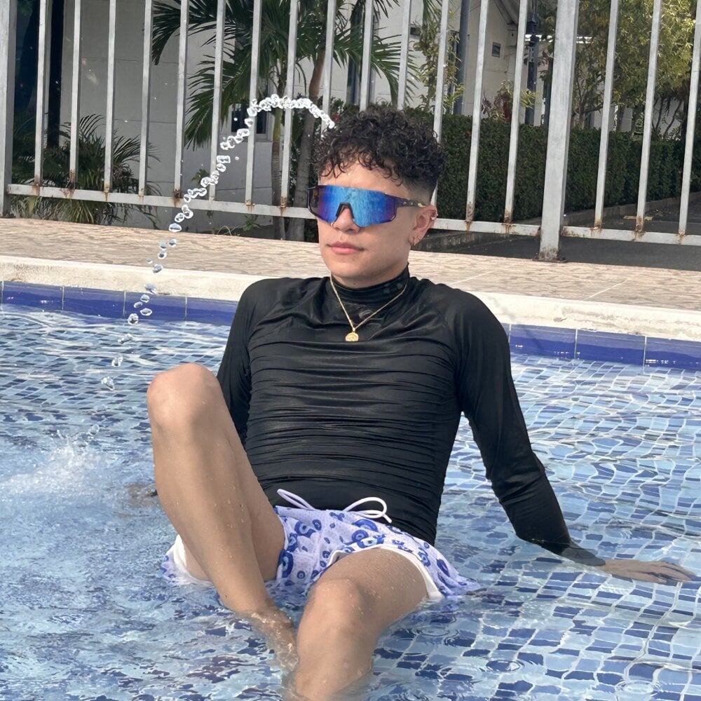 1m_Joel's Offline XXX Chat