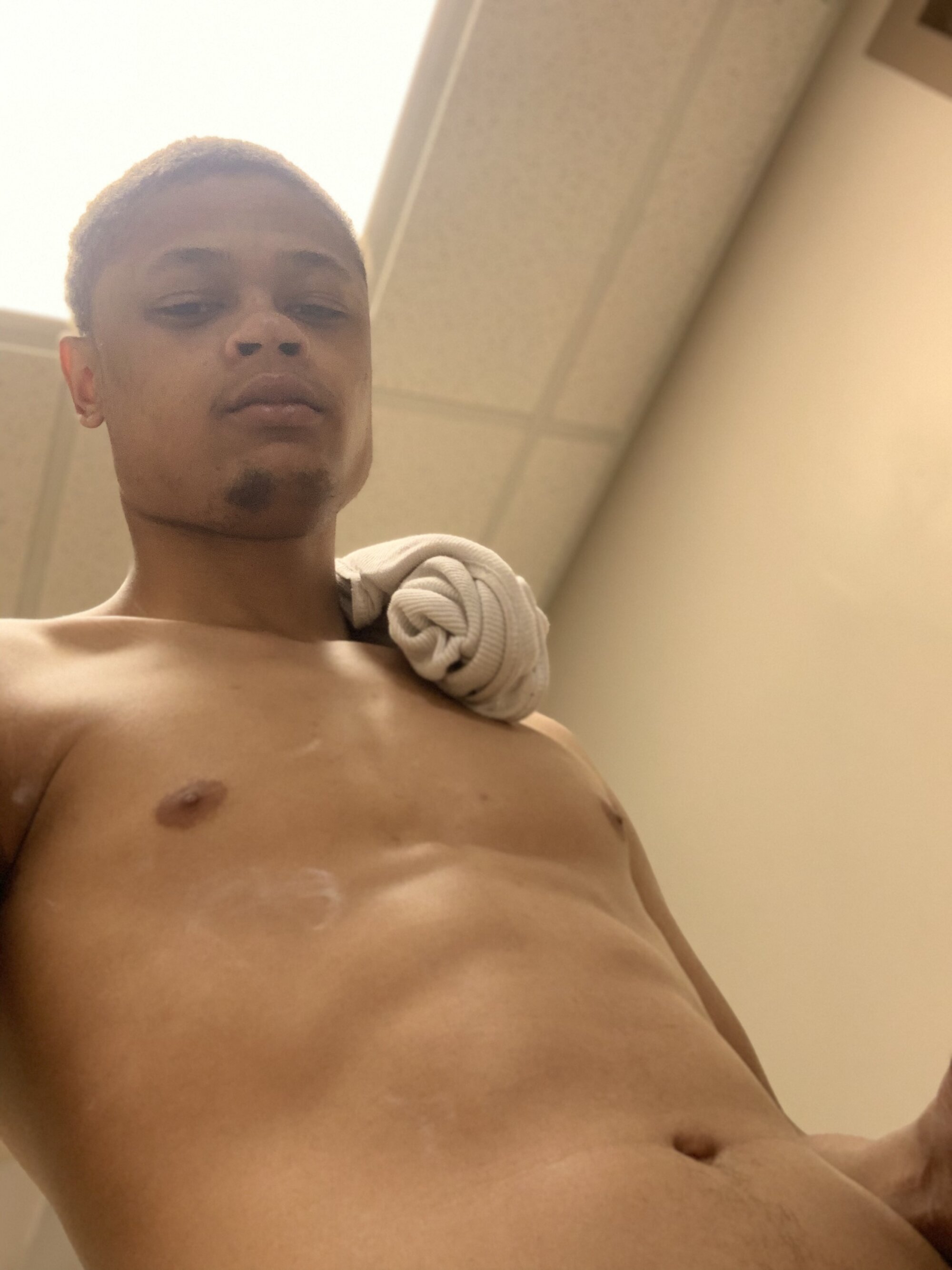 Lightskindaddy69