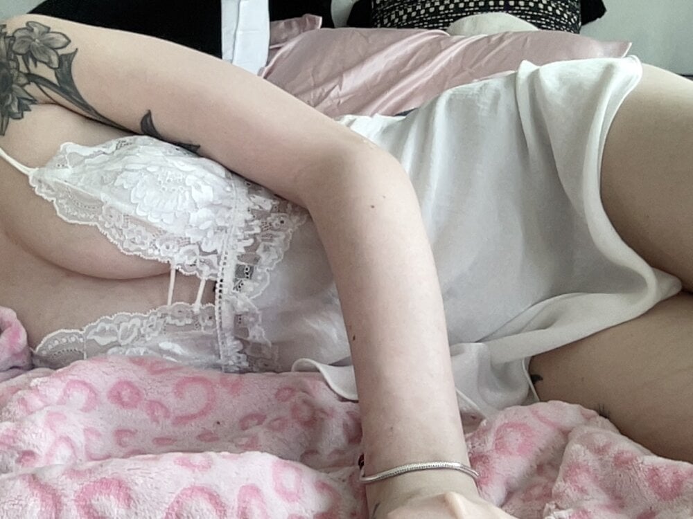 strawbiedreamz's Offline XXX Chat
