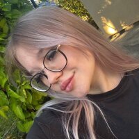 LynetFlowers' Offline XXX Chat