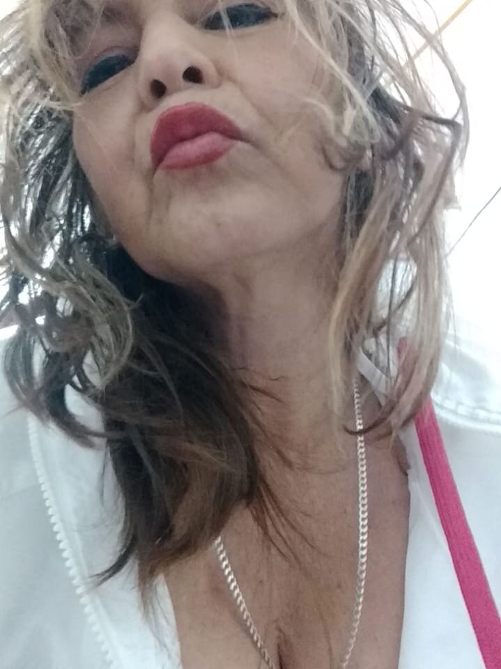 Live sex webcam photo for KinkySweet4u #290103988