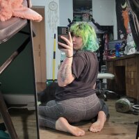 opportunisticwh0re's Offline Chat Room