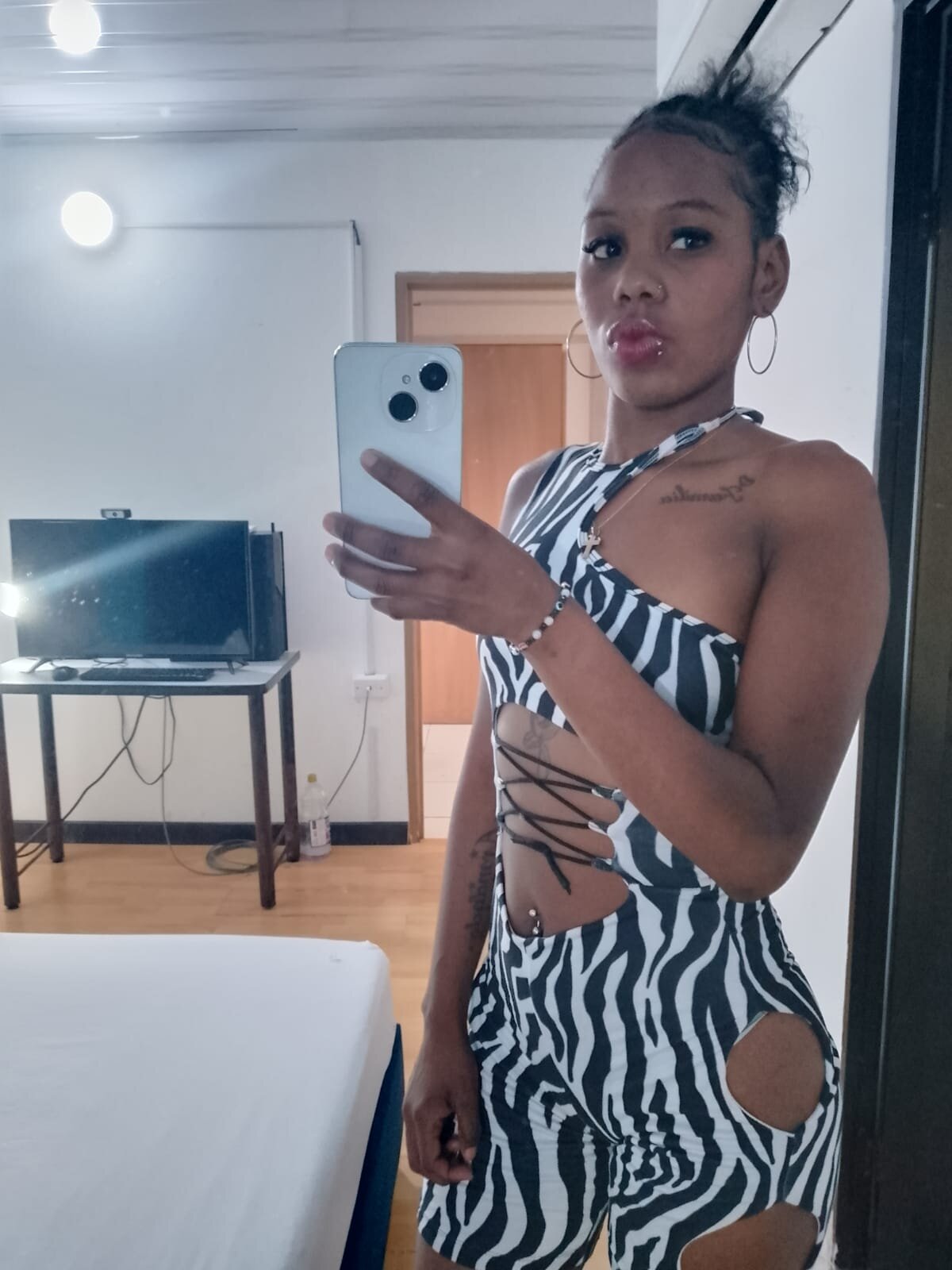 skinny_squirter18
