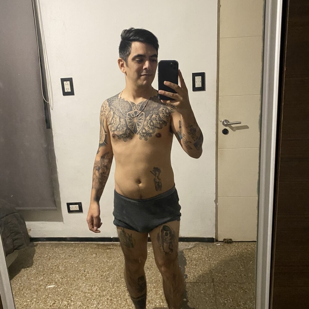 partysex_arg's Offline XXX Chat