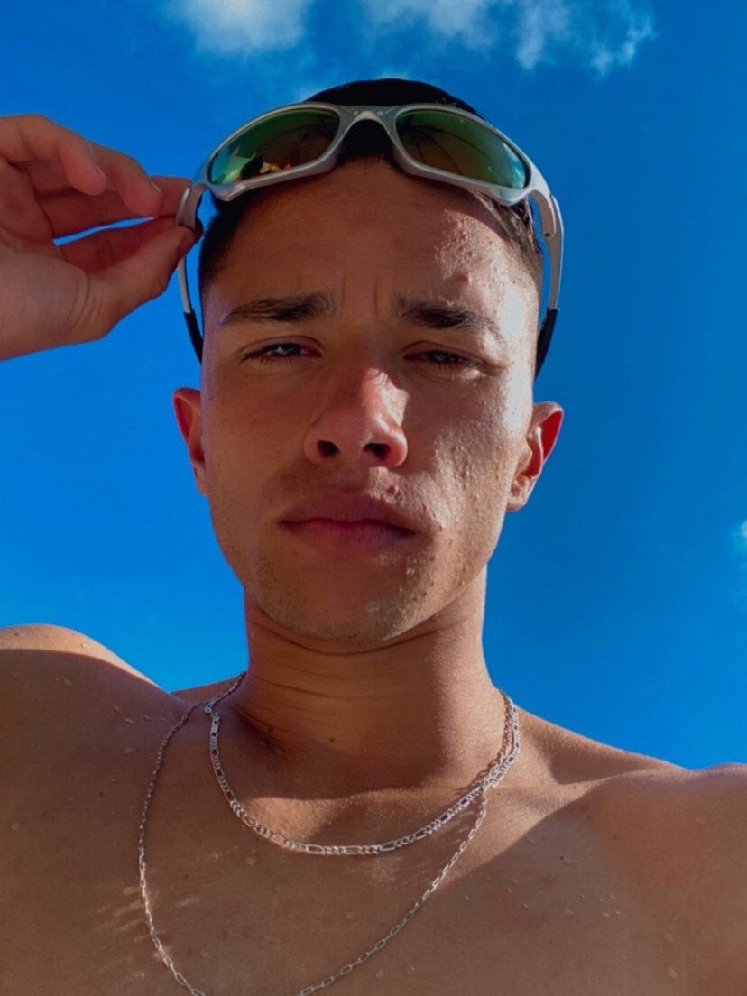 Pikaah_de_mel's Offline XXX Chat