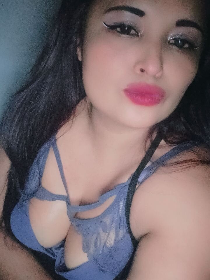 crystal_hotcs from stripchat