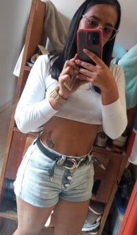 Kiara_zapata's webcam live show