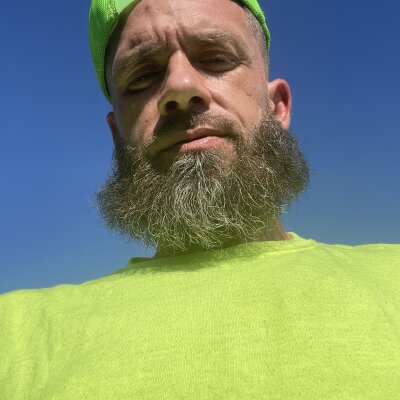 Thereslchad229 Live Cam on StripChat