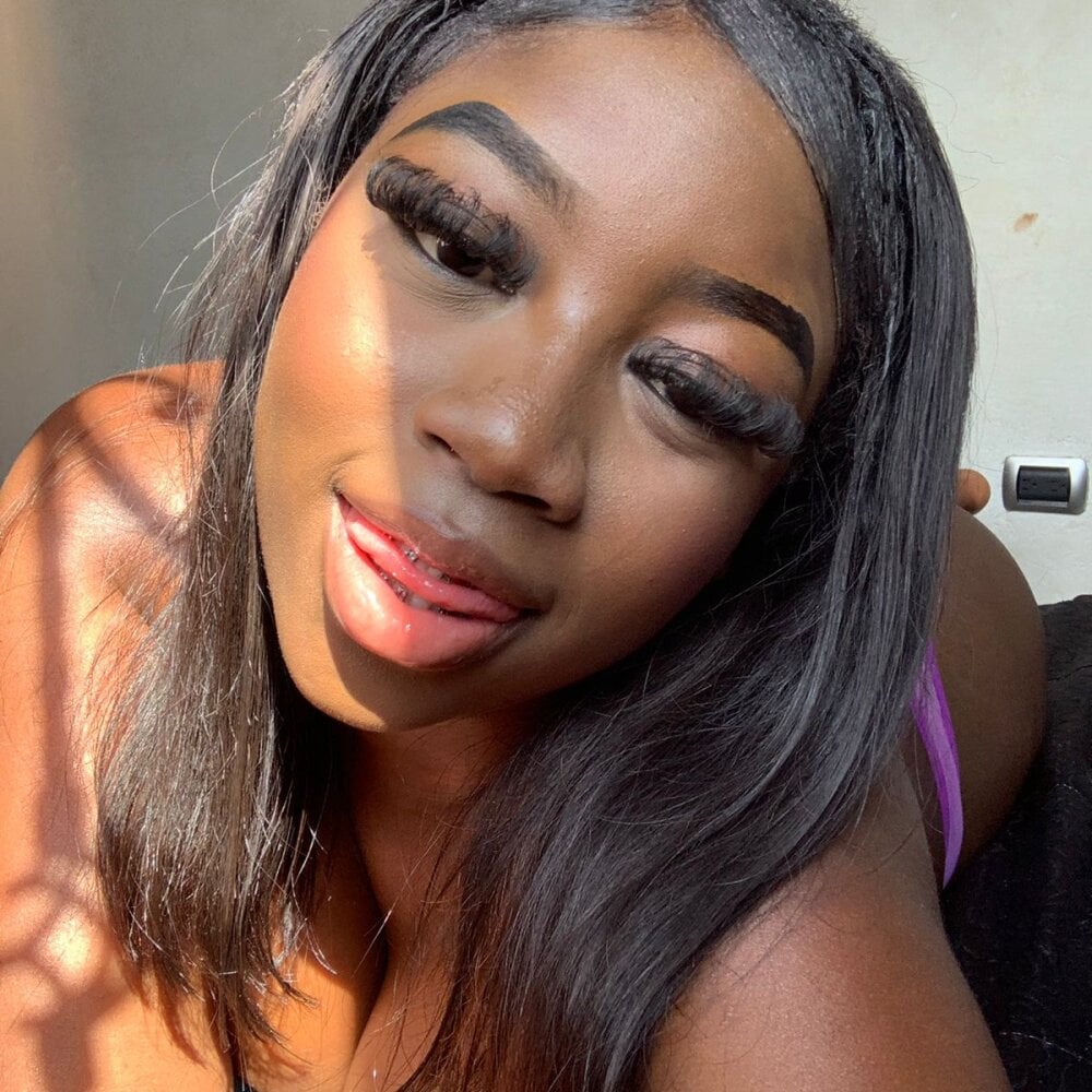 EmaaaBrown_