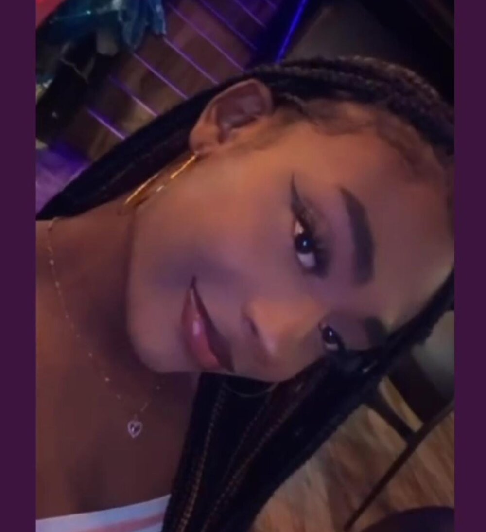 crystal_mollyx's Offline XXX Chat