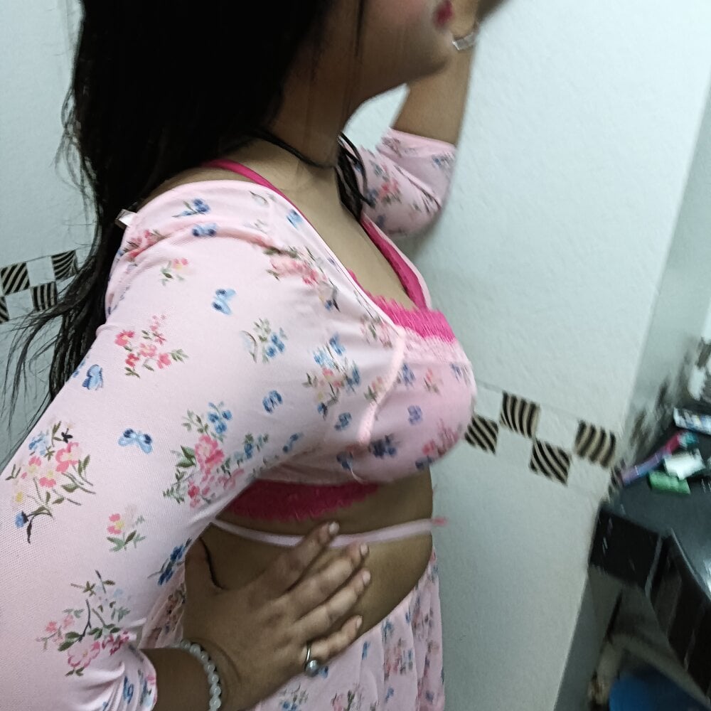 bengali_sexy from stripchat