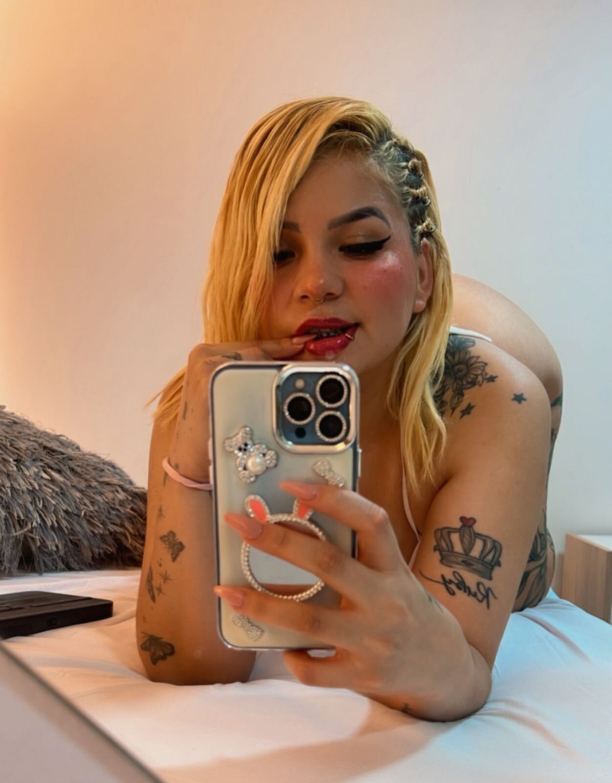 Sara_Blondee