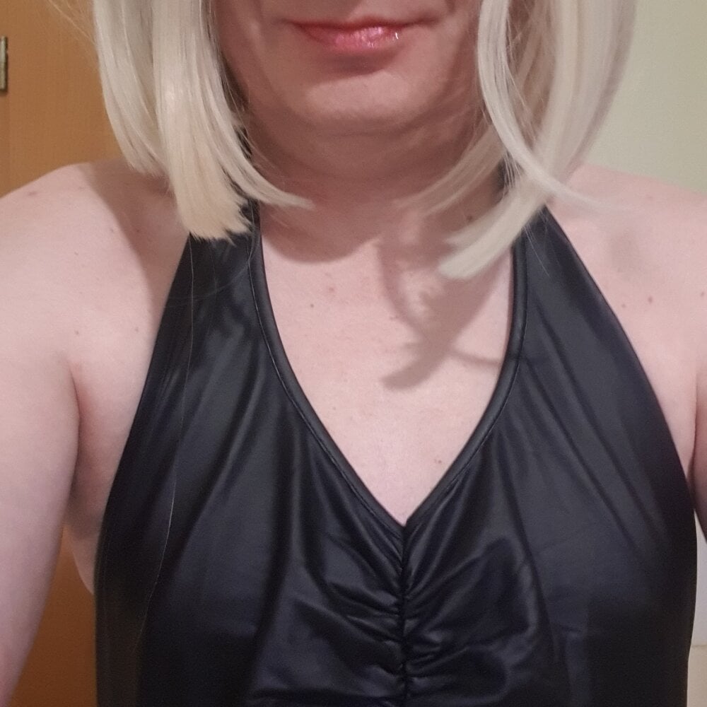 volfic@xh Chat XXX offline