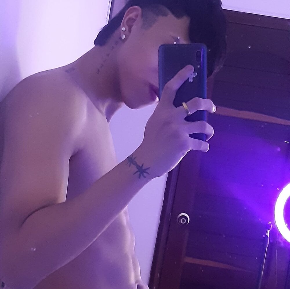 taylerr_west profile