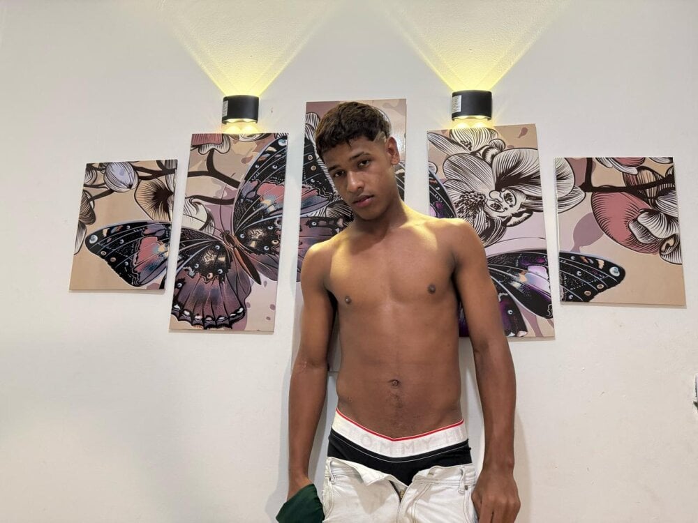 maxwellmac's Offline XXX Chat