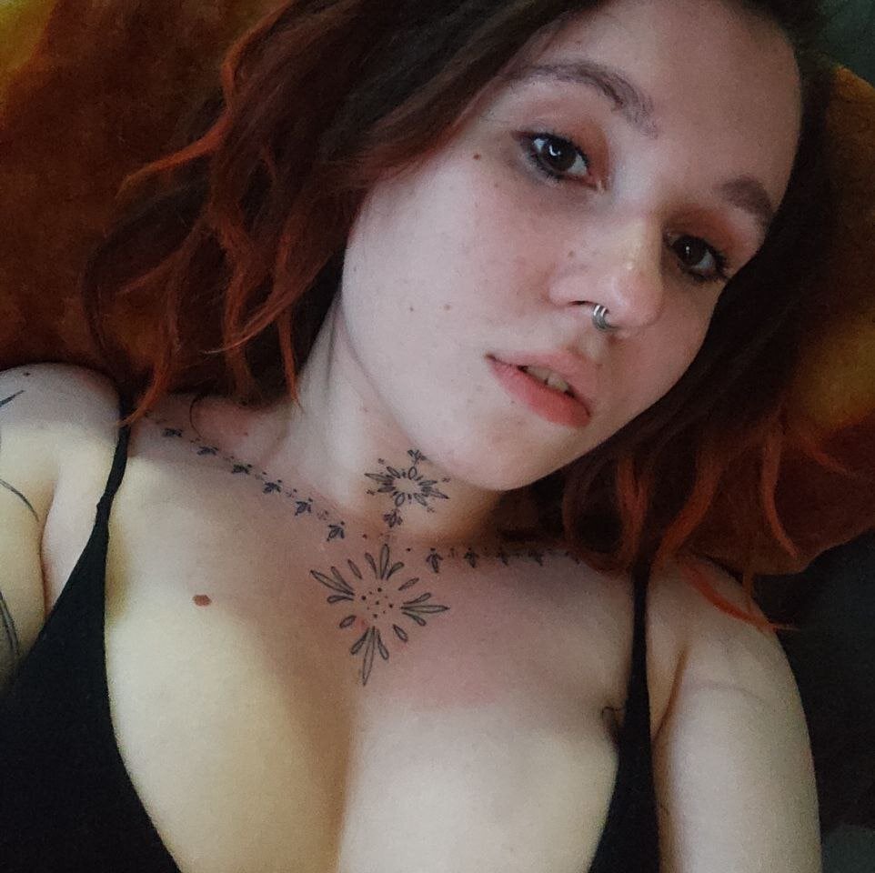 Live sex webcam photo for The_Full_Red_Moon #289887079