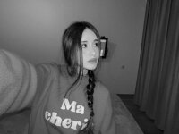olivia_salivan's Offline XXX Chat