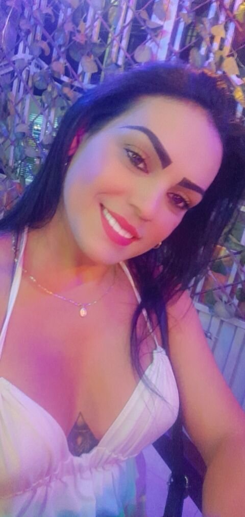 valeria_topsom